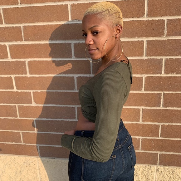 Dark wash skinny jeans 👖 - Picture 2 of 3